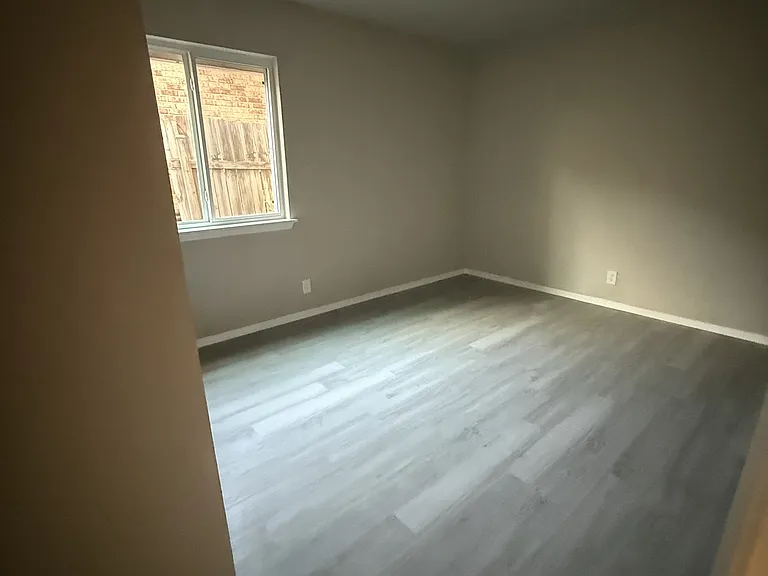 5009 Crestwood Dr — Photo 10
