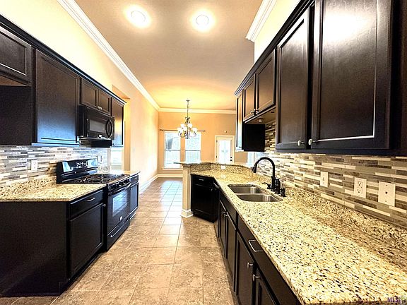 5th image of 42589 Wynstone Dr