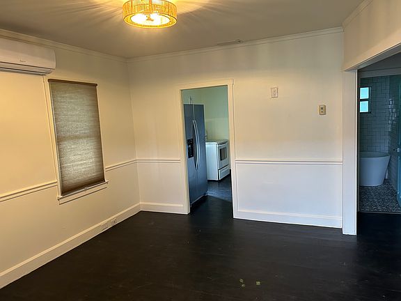 2nd image of 652 6th St