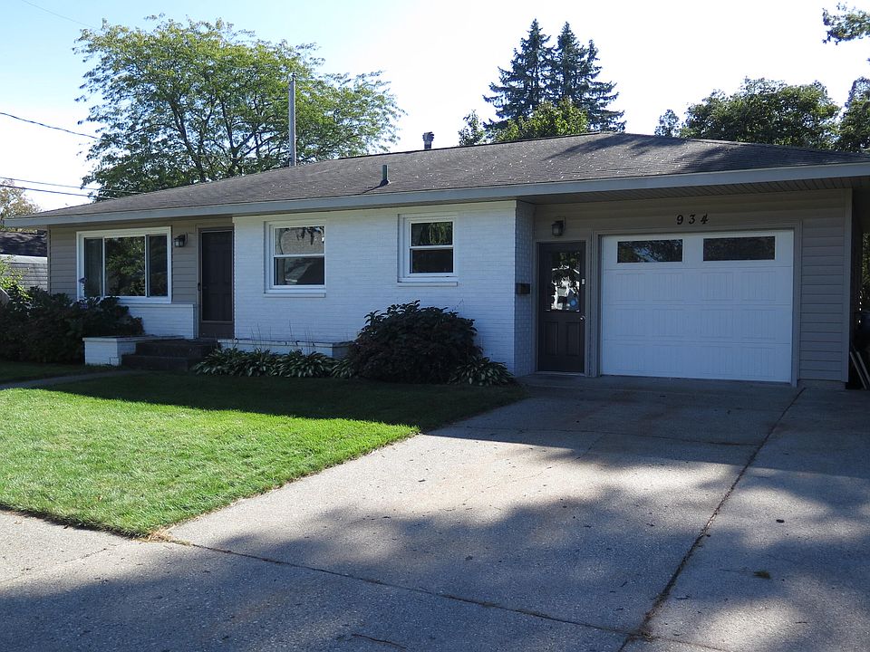 1st image of 934 Woodlawn Ave