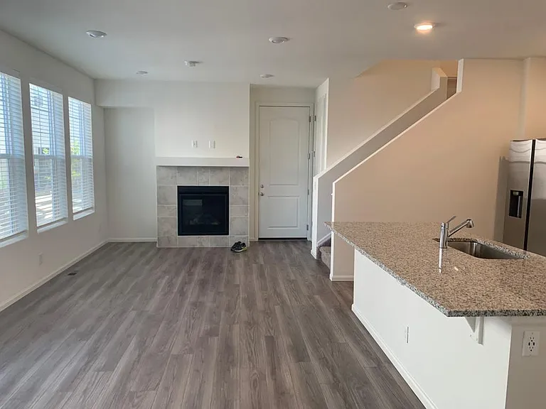 1089 Anker Dr — Photo 5