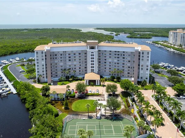 13105 Vanderbilt DR #207, NAPLES, FL 34110