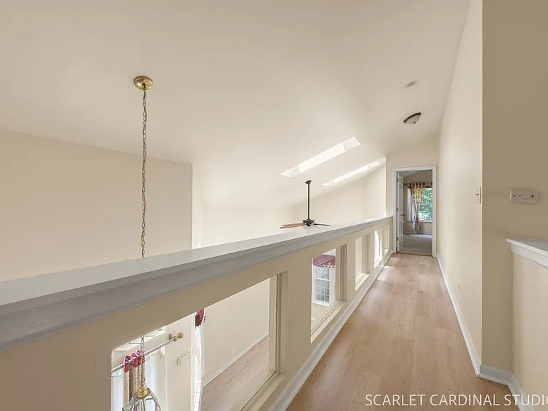 1602 Astor Ave — Photo 9