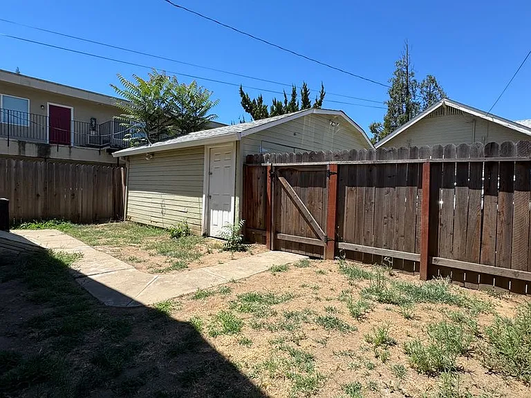 114 De Force Ave — Photo 21