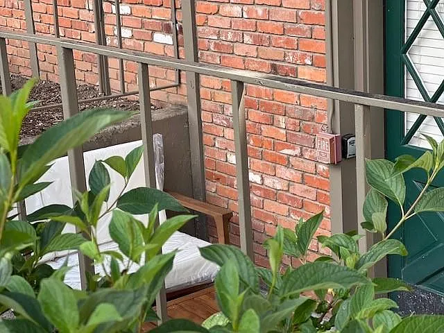 1 bed, 1.5 bath, 674 sqft, $5,900 — Photo 2