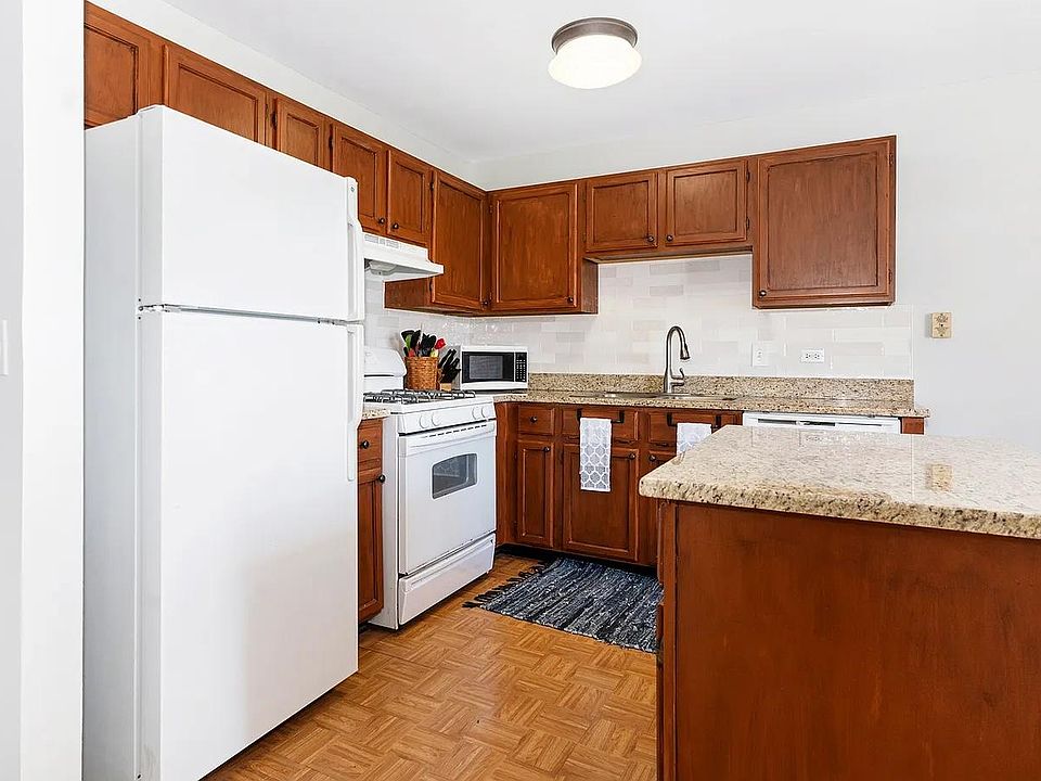 1st image of 3022 Dorothy Dr
