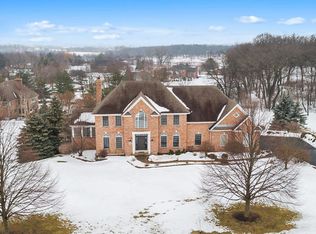 41W075 Oak Hills Ct, Campton Hills, IL 60119