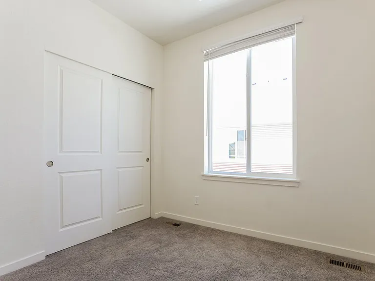 18601 E 47th Pl — Photo 16