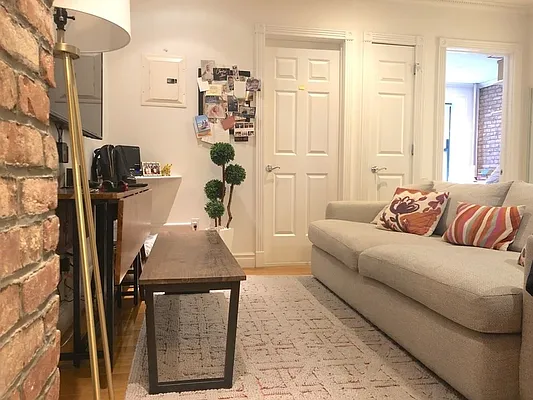 Rented by REAL New York | media 8