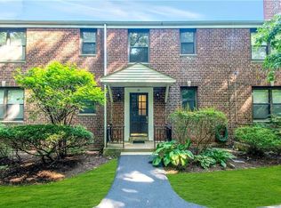 51 Rockledge Rd APT 1B, Hartsdale, NY 10530