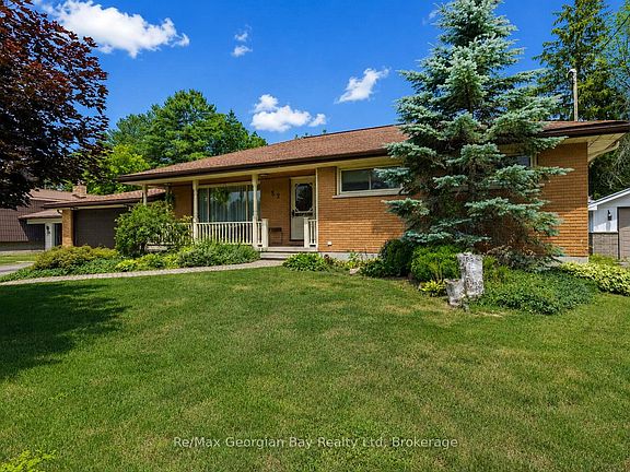 2nd image of 52 Gray St
