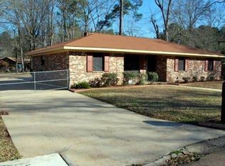 500 Emerald Dr, Columbus, MS 39702