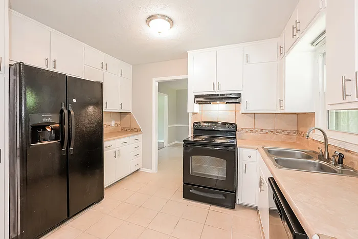 4033 Emerald North Cir — Photo 5
