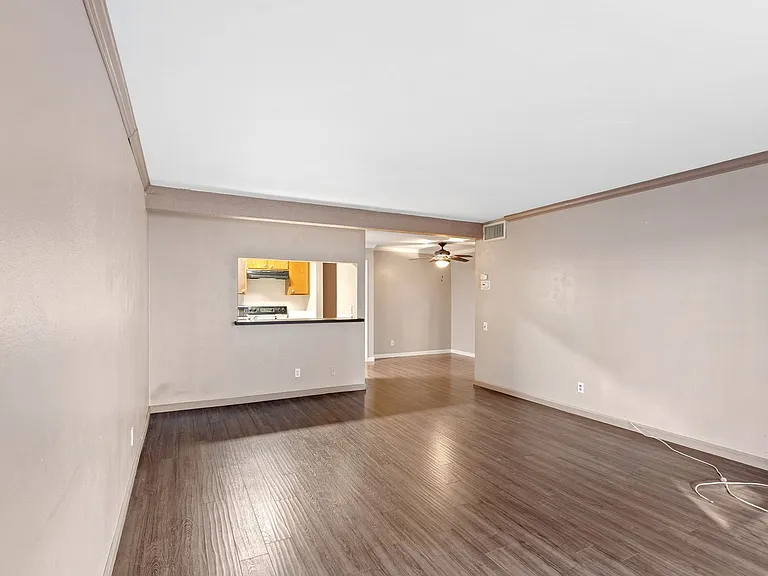 5460 White Oak Ave #F101 — Photo 31