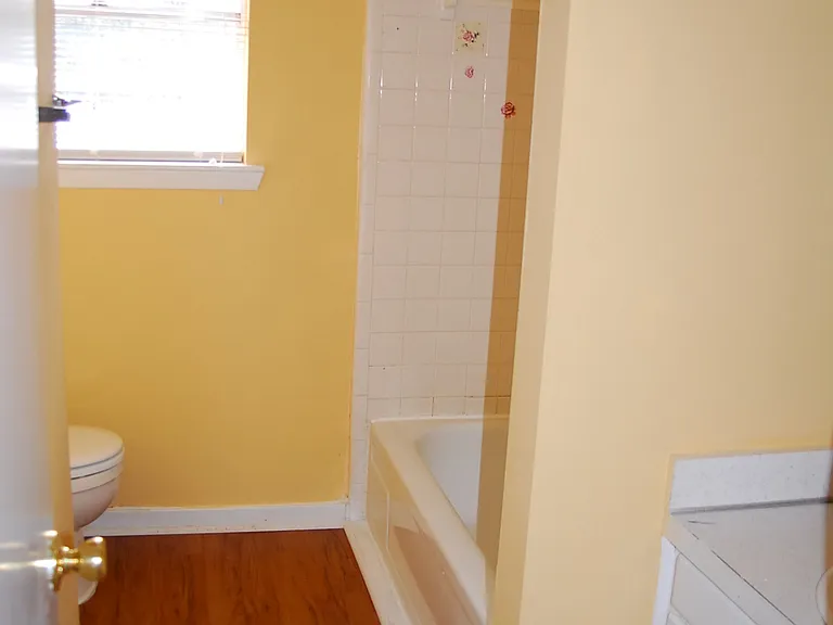 2508 Halsel St — Photo 6
