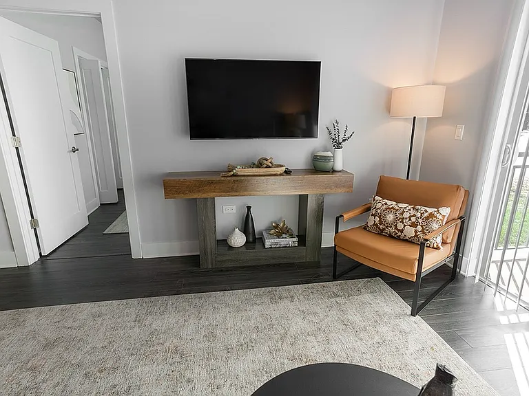 The Residences at Hamilton Lakes — Photo 9