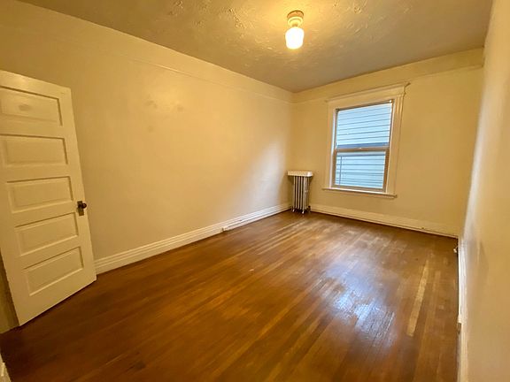 5th image of 1615 15th Ave #36