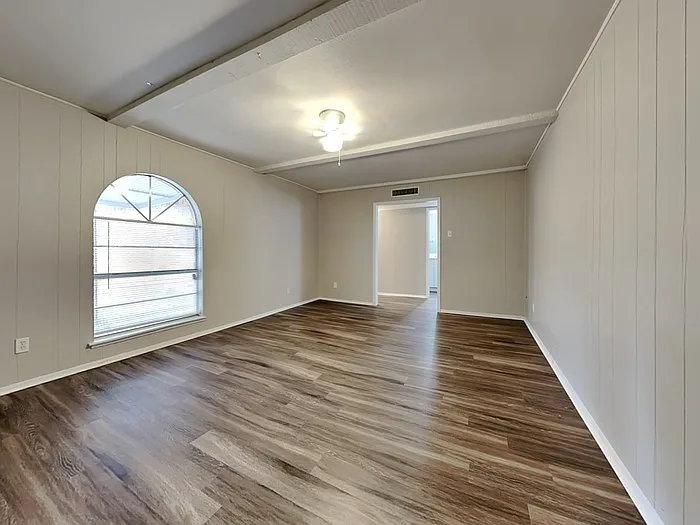 446 Thistle Dr — Photo 10