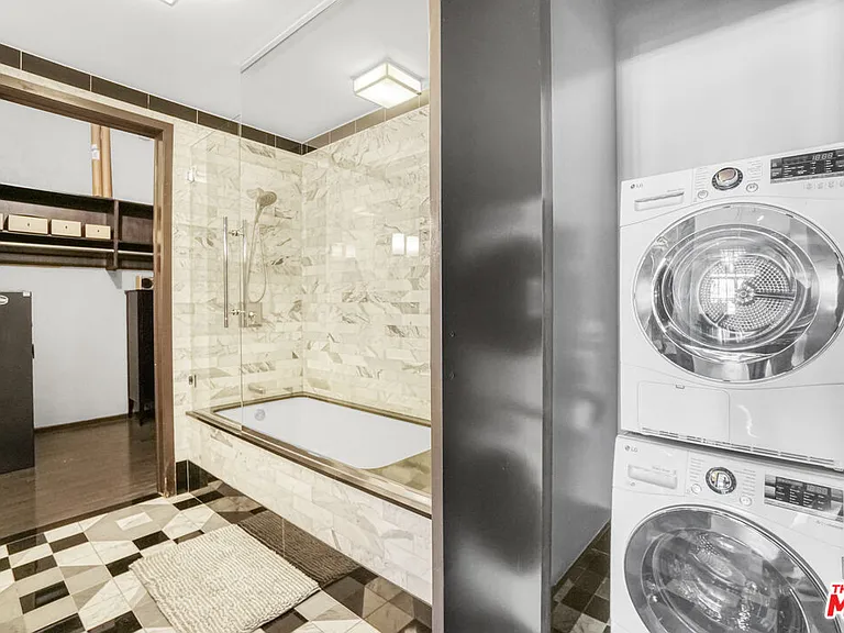 1645 Vine St #1007 — Photo 27