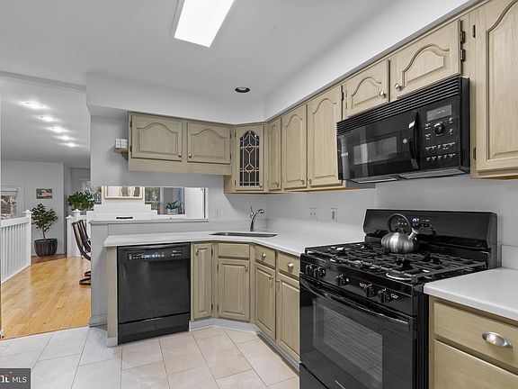 5th image of 2733 Gingerview Ln