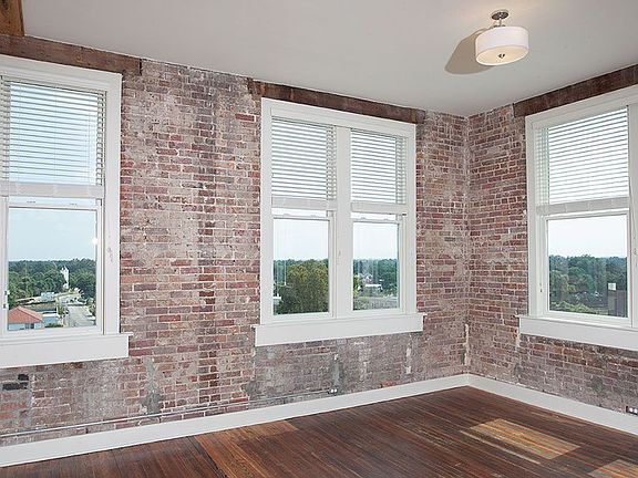 Loft 505C | Living Room