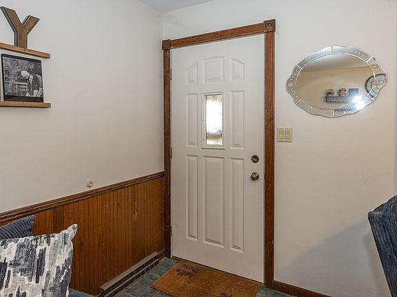 4th image of 926 E Post Rd