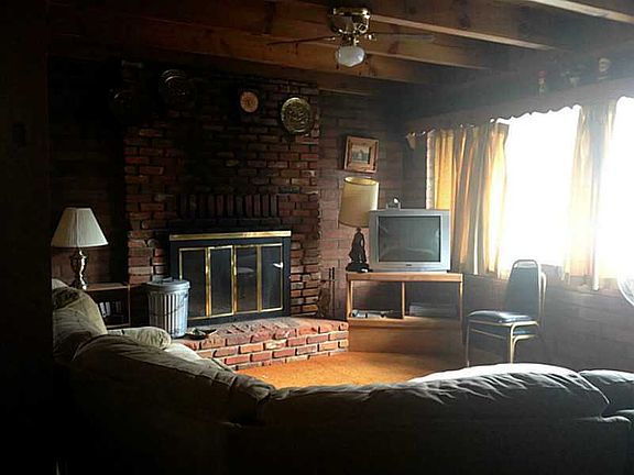 4th image of 33220 Lakeside Dr