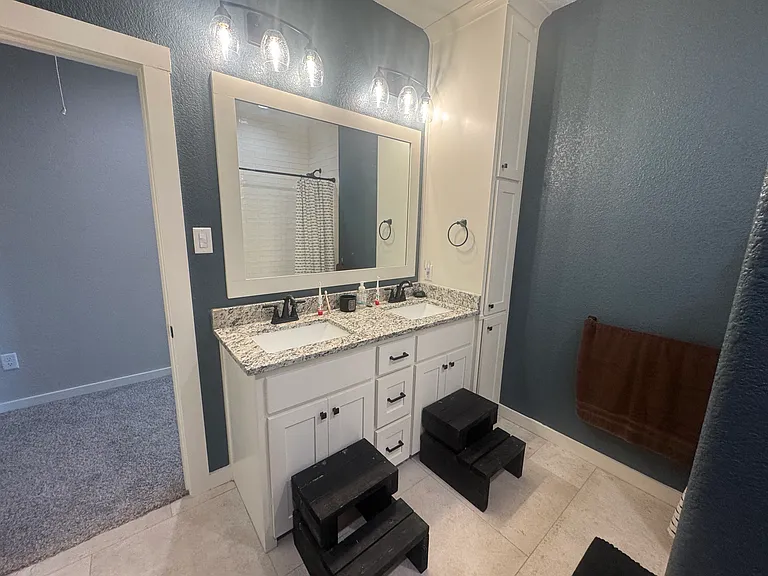 2478 N Trinity St #500 — Photo 7