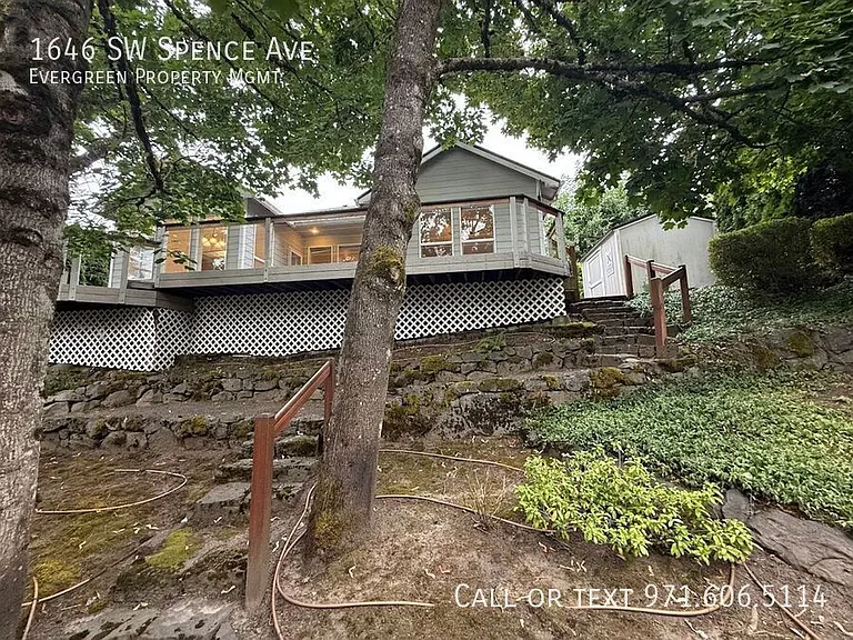 1646 SW Spence Ave — Photo 40