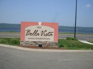 1401 N Lakeshore Dr, Lake City, MN 55041