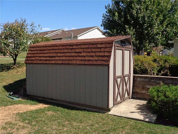 5th image of 3035 Eisenhower Dr