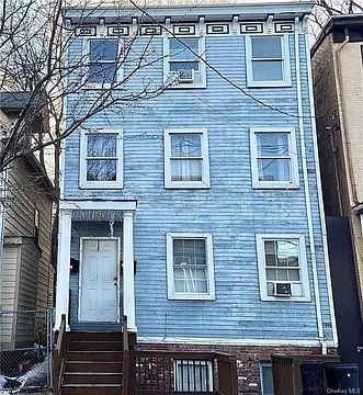 1st image of 153 Chambers St APT 2