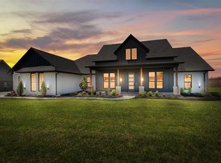 9920 Oakwood Dr, Edmond, OK 73025