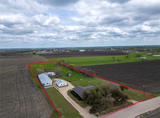 226 County Road 379, Lott, TX 76656