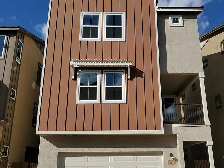 744 W Flintlock Way — Photo 1