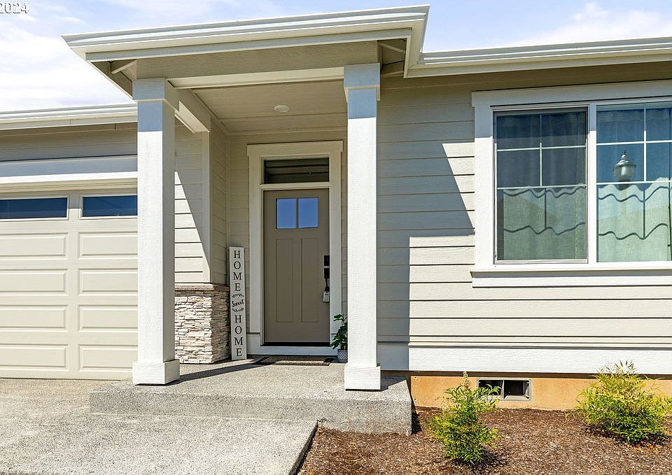 1st image of 10226 NE 132nd Pl