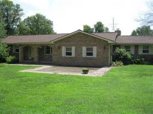 9455 Baumgart Rd, Evansville, IN 47725