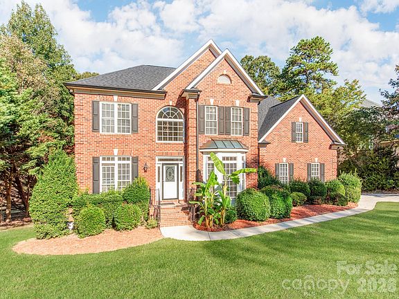 3rd image of 2910 Providence View Ln
