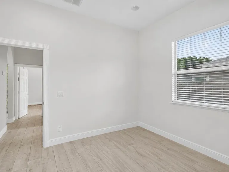 1571 SW Hunnicut Port St — Photo 7