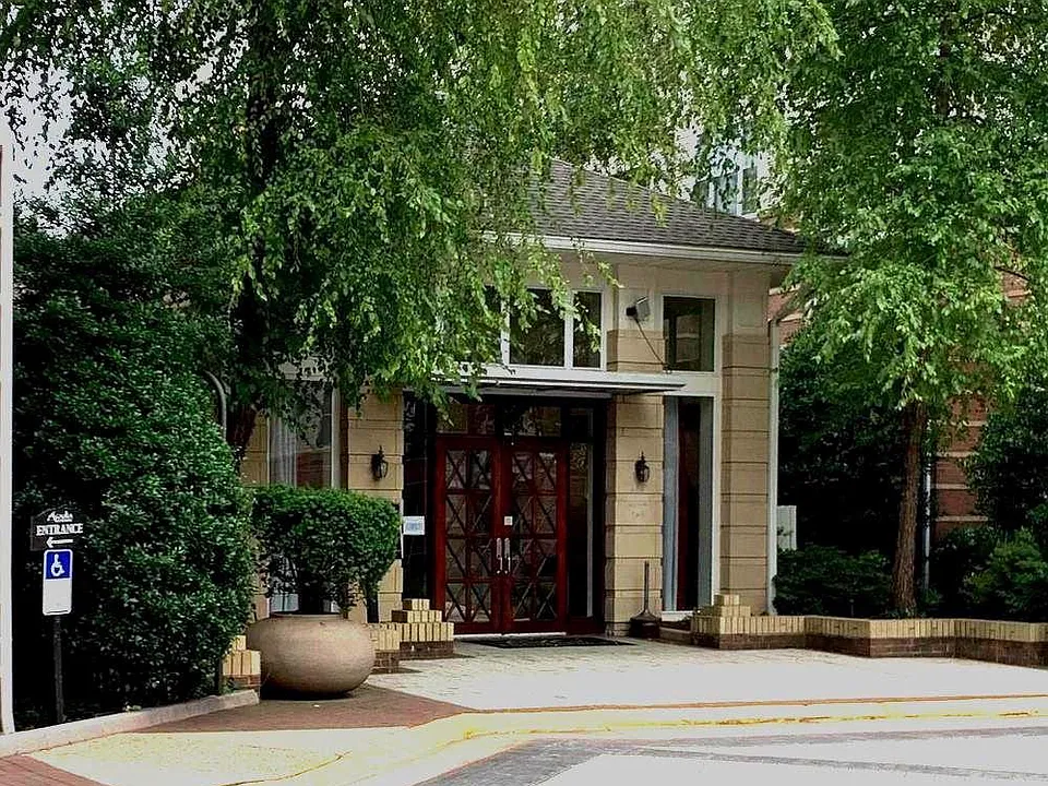 9480 Virginia Center Blvd #102