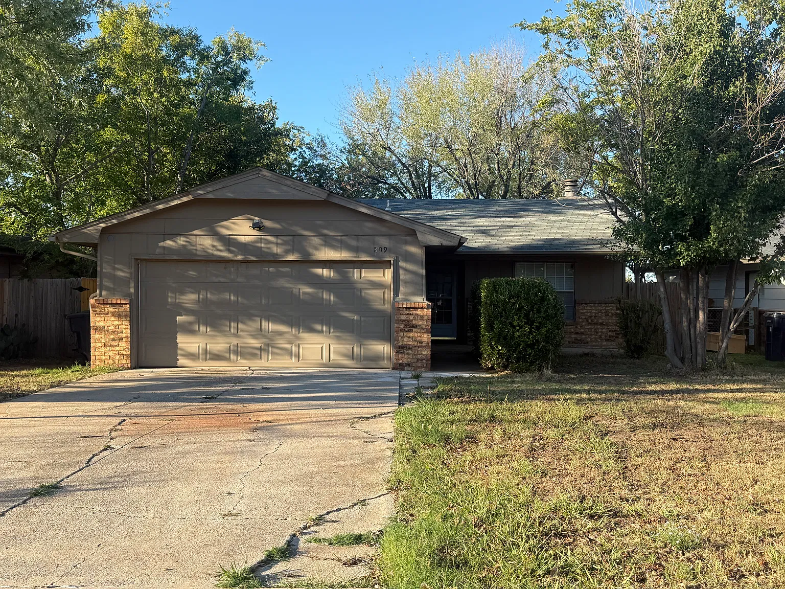 3 bed, 1205 sqft, $1,450 — Photo 2