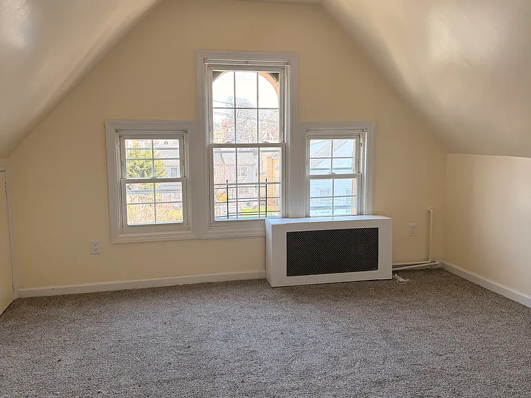 310 S 7th Ave — Photo 9
