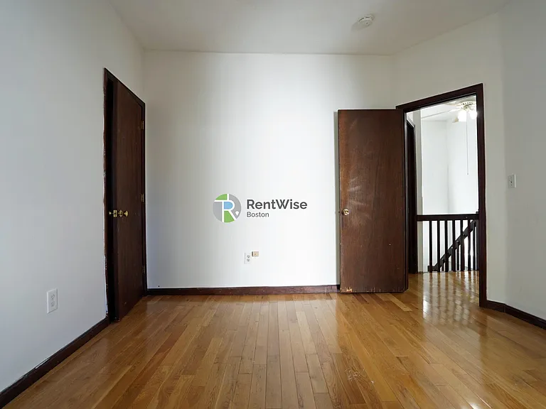 89 Sheridan St #3 — Photo 9