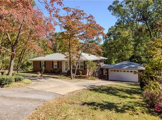 2018 Sunset Dr, Seneca, SC 29672