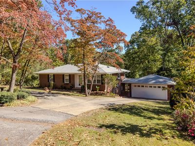 2018 Sunset Dr, Seneca, SC, 29672