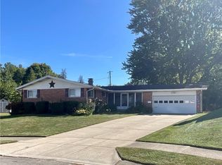 3166 Sherwood Park Dr, Springfield, OH 45505