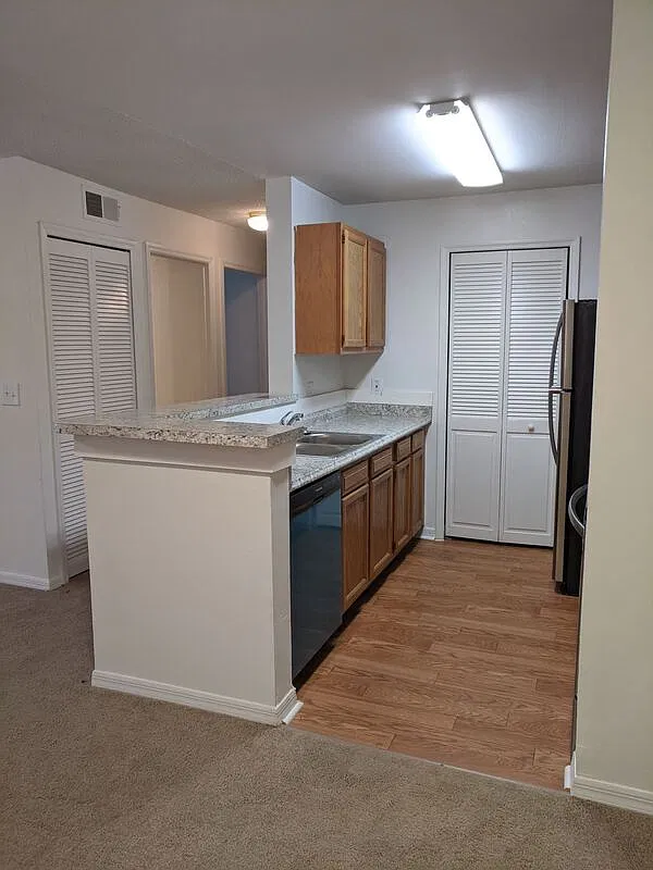 Central Park Condominium — Photo 3