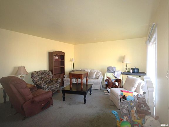 2nd image of 1335 S Lincoln Blvd