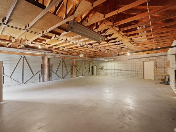 410 Madden Ln, Yerington, NV 89447