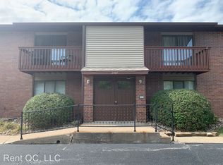 2407 34th St APT 14, Moline, IL 61265